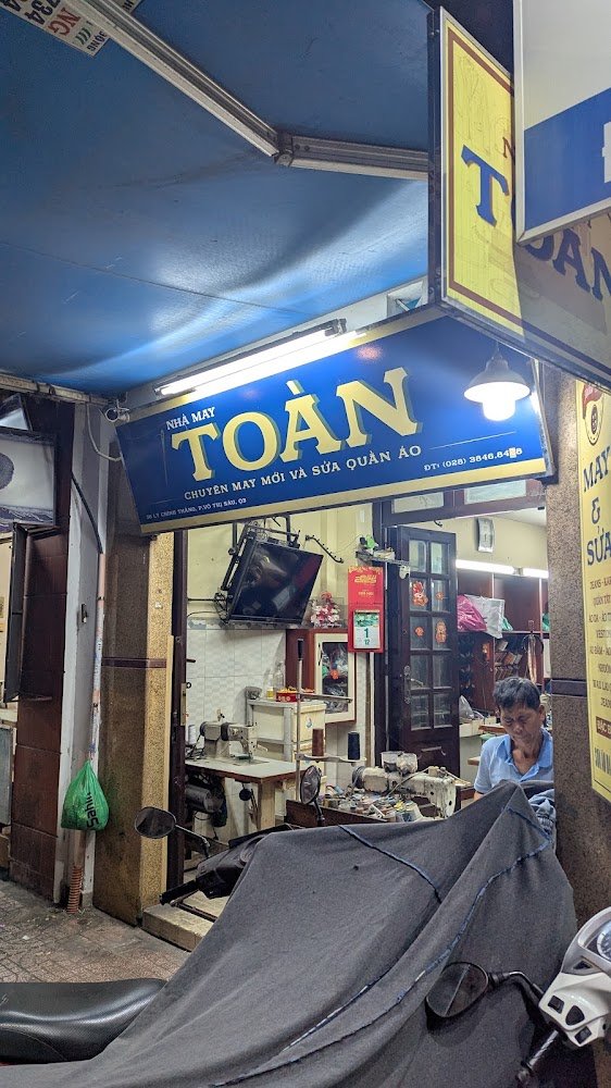 Toan Tailor, tailor for alterations and copying your garments in Ho Chi Minh City (Saigon) — photo 1 of 6