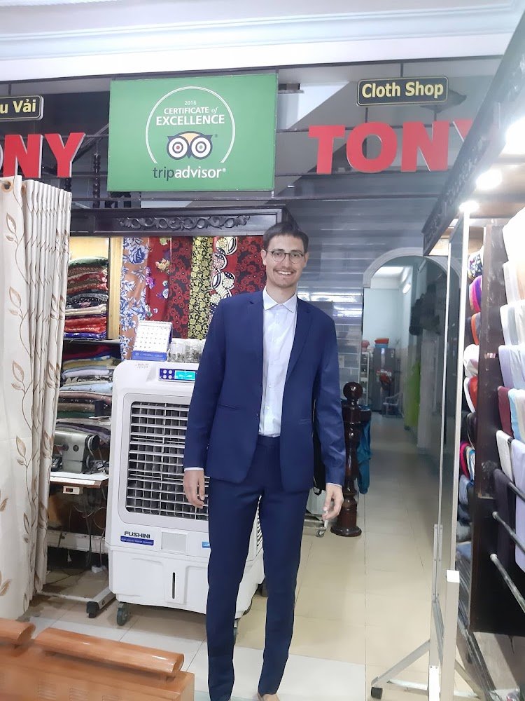 Tony The Tailor, tailor for suits and shirts in Hoi An — photo 1 of 6