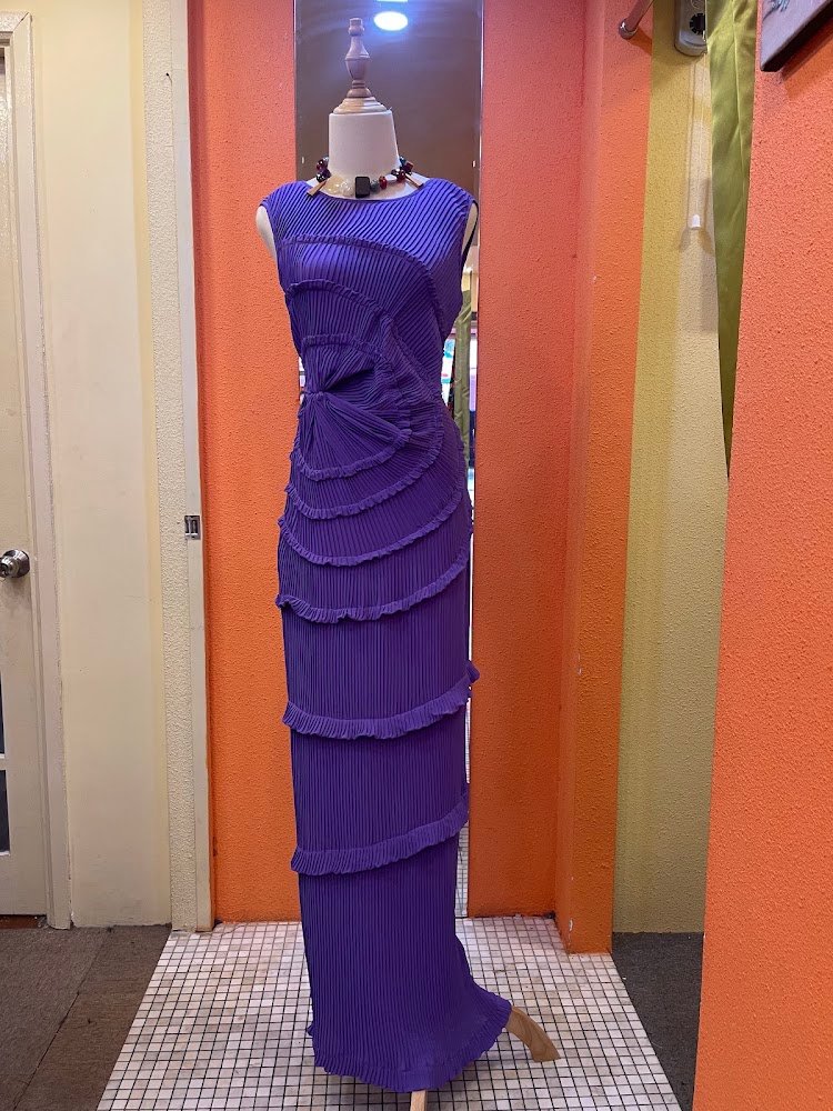 Trixie Silk, tailor for ao dai and silk in Ho Chi Minh City (Saigon) — photo 1 of 6