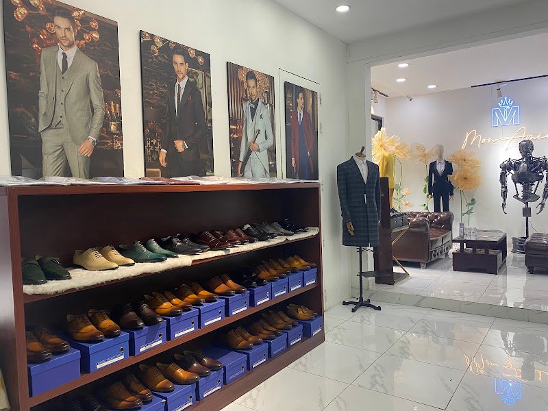 Tuxedo Bespoke Tailoring, tailor for suits and tuxedos in Ho Chi Minh City (Saigon) — photo 3 of 6