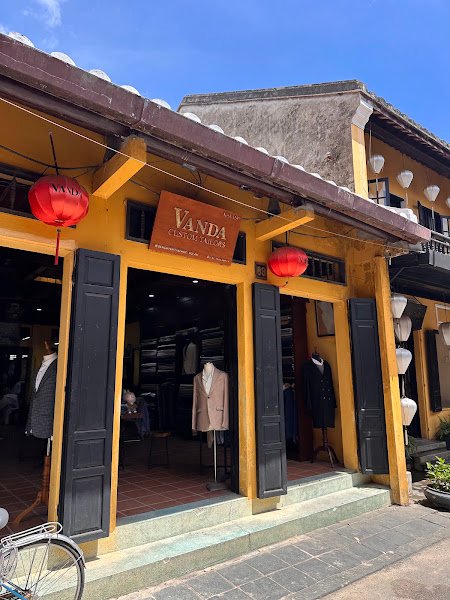 Vanda Tailors, tailor for suits and shirts in Hoi An — photo 3 of 6