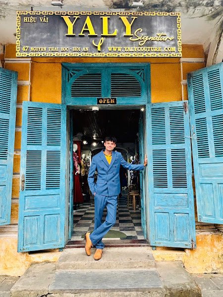 Yaly Couture, tailor for suits and dresses in Hoi An — photo 5 of 6
